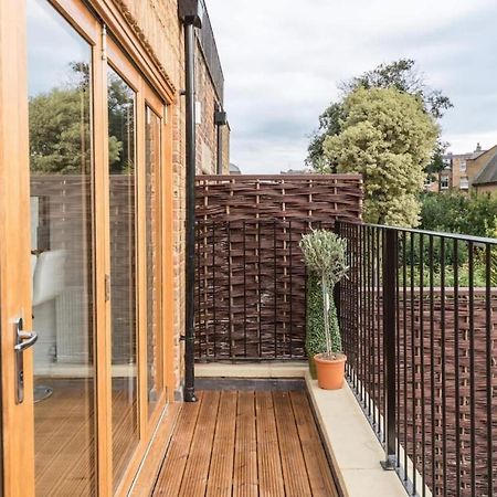 Luxury 2 Bed Apartment With Sw Facing Terrace Londra Exterior foto