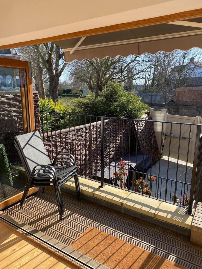 Luxury 2 Bed Apartment With Sw Facing Terrace Londra Exterior foto