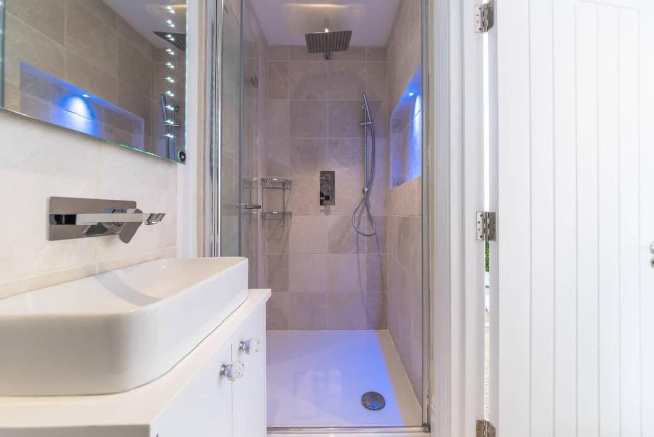 Luxury 2 Bed Apartment With Sw Facing Terrace Londra Exterior foto